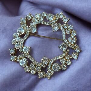 Gold Tone Clear Rhinestone Floral Wreath Vintage Brooch Pin Women’s Jewelry 2”